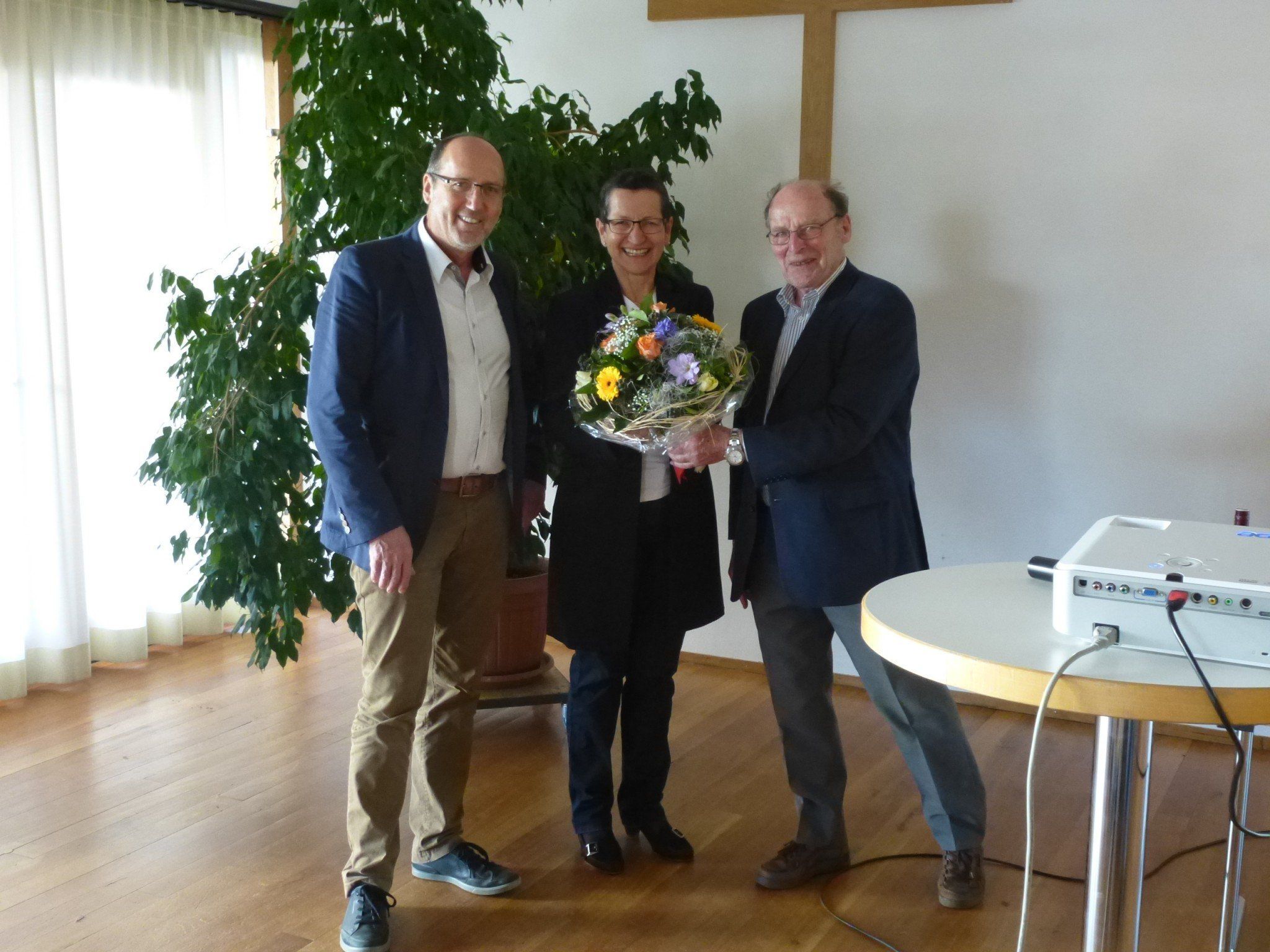 Bürgermeister Xaver Sinz, Landesrätin Greti Schmid und Seniorenbund-Obmann Erich Hansmann. Bürgermeister Xaver Sinz, Landesrätin Greti Schmid und Seniorenbund-Obmann Erich Hansmann.