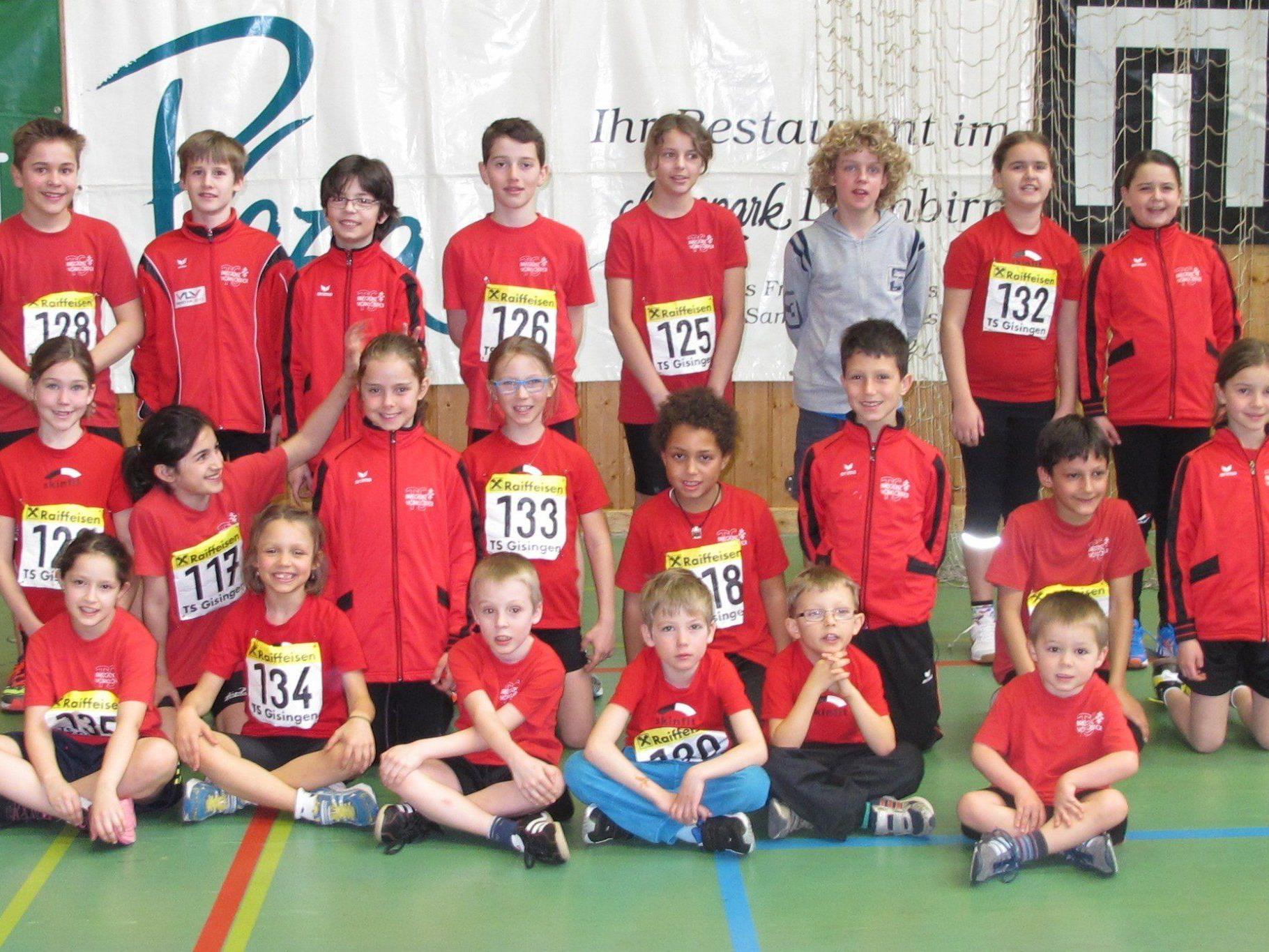 Die erfolgreichen Leichtathleten der TS Bregenz-Vorkloster bei der Hallenmeisterschaft in Dornbirn.