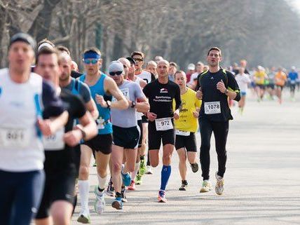 Beim Österreichischen Laufopening im Wiener Prater waren knapp 3.000 Sportler am Start. Beim Österreichischen Laufopening im Wiener Prater waren knapp 3.000 Sportler am Start.