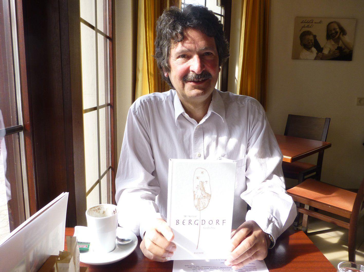 Der Kinderbuchautor Wolfram „Secco“ Wehinger stellte seinen ersten Gedichtband „Bergdorf“ vor.