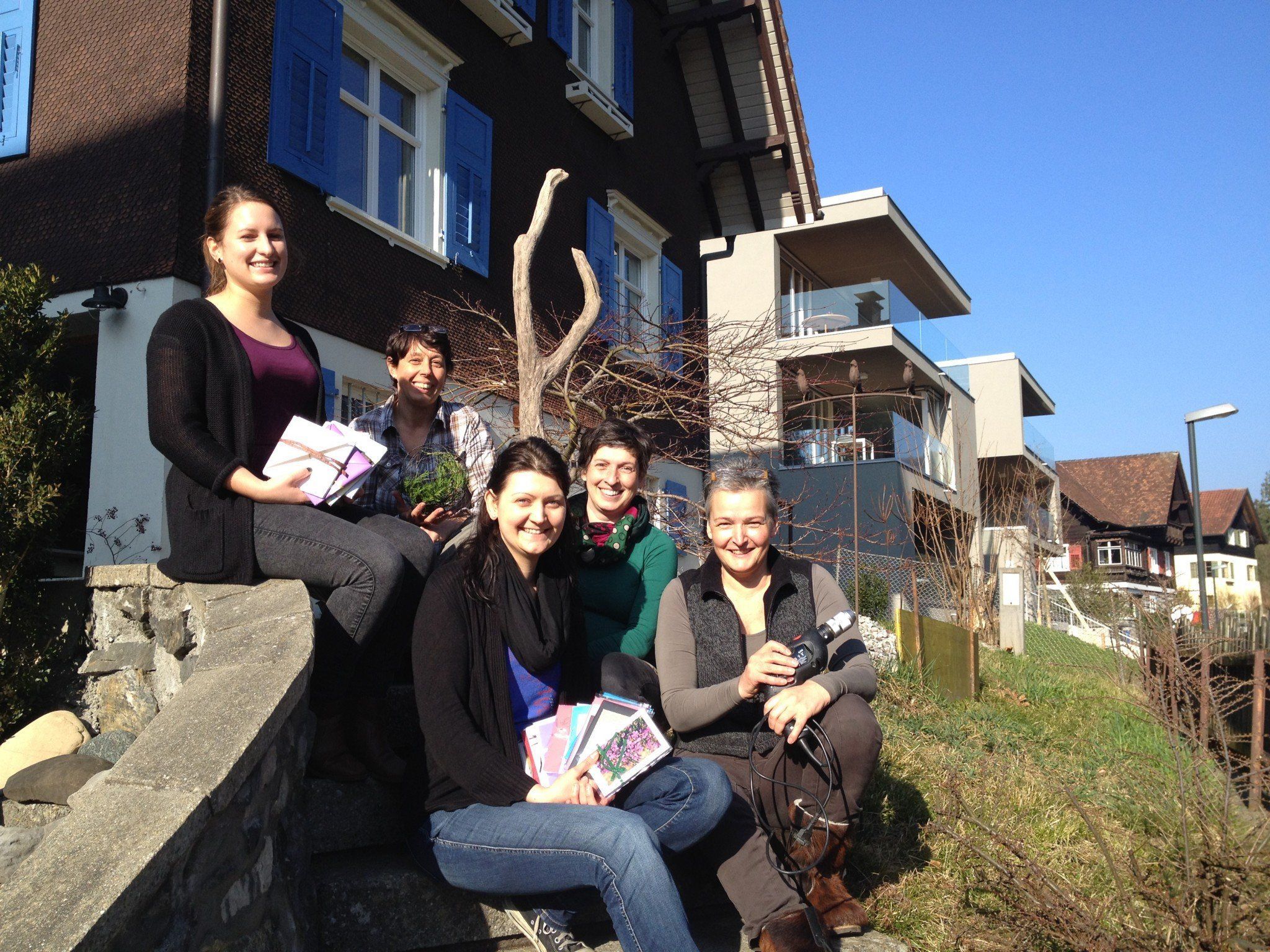 Mit dem Erlös aus dem Verkauf wollen die Frauen mit zwei Tanks rund 1000 Schüler mit Wasser versorgen. Mit dem Erlös aus dem Verkauf wollen die Frauen mit zwei Tanks rund 1000 Schüler mit Wasser versorgen.