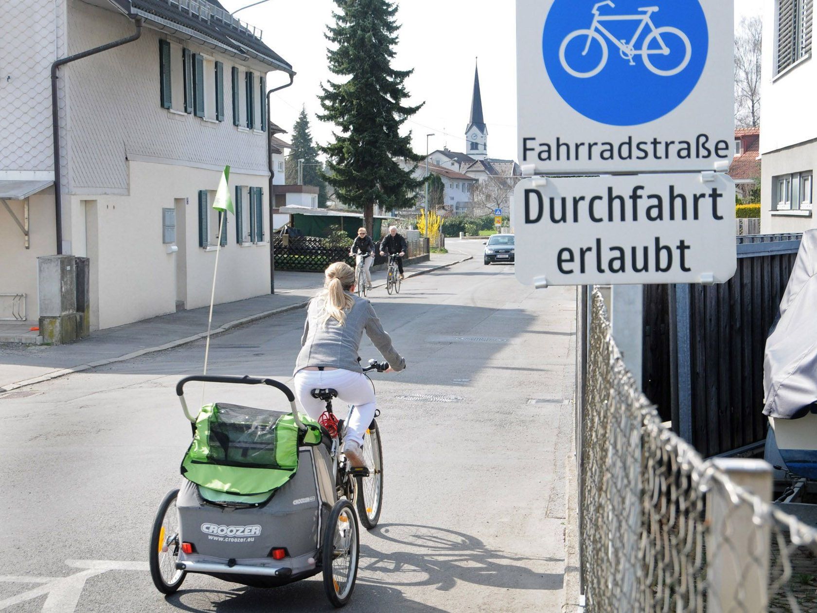 Die Wallstraße in Hard, Vorarlbergs erste Fahrradstraße, muss saniert werden. Die Wallstraße in Hard, Vorarlbergs erste Fahrradstraße, muss saniert werden.