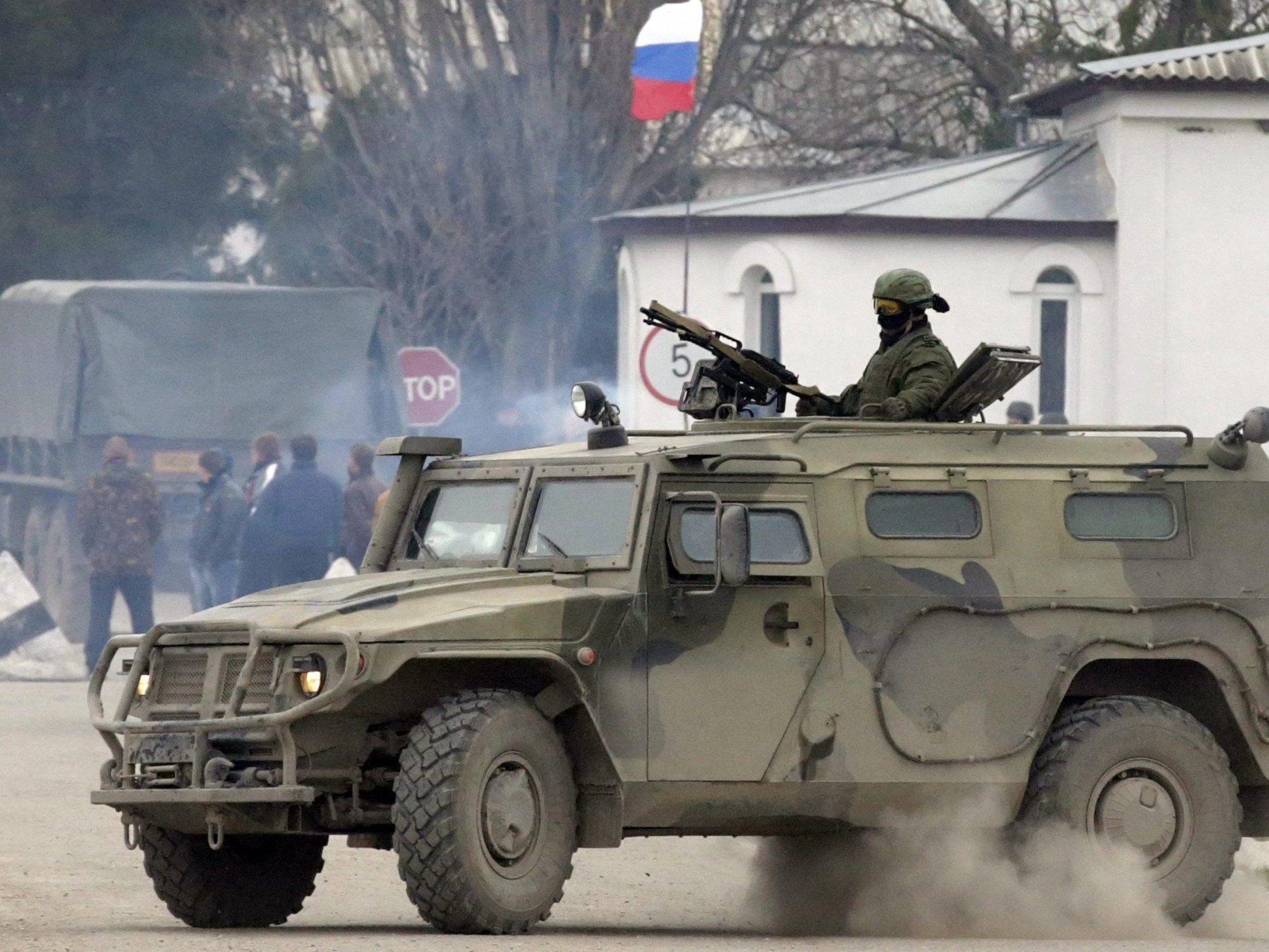 Truppenaufmarsch sorgt für Beunruhigung. Truppenaufmarsch sorgt für Beunruhigung.