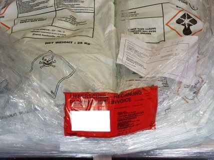 Die entdeckten Gefahrenstoffe hätten anders transportiert werden müssen. Die entdeckten Gefahrenstoffe hätten anders transportiert werden müssen.