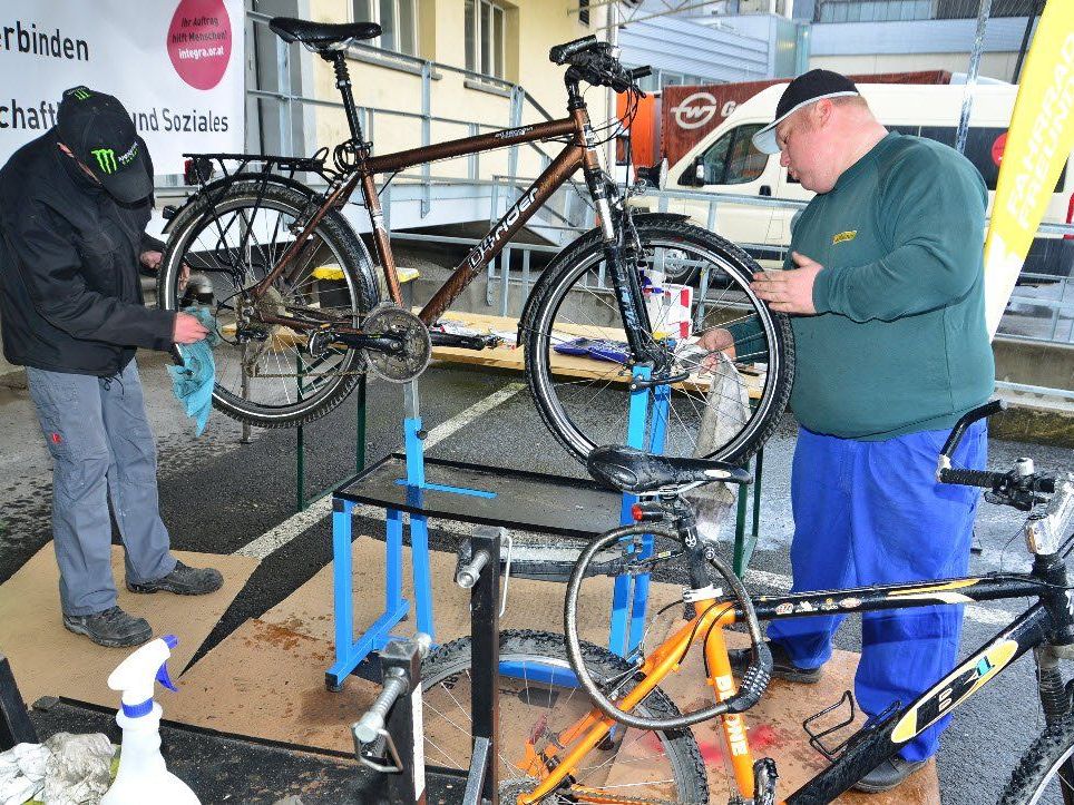 Fast Jede/r hat eins: Pro 1000 Einwohner gibt es in Vorarlberg 810 Fahrräder Fast Jede/r hat eins: Pro 1000 Einwohner gibt es in Vorarlberg 810 Fahrräder