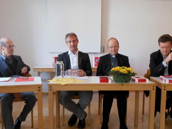 Herbert Pruner, Bürgermeister Markus Linhart, Bischof Benno Elbs.