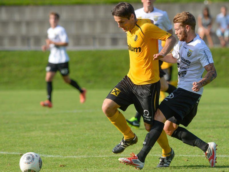 Auf Höchst-Drehscheibe Samir Karahasanovic wartet im Heimspiel gegen St. Johann viel Arbeit. Auf Höchst-Drehscheibe Samir Karahasanovic wartet im Heimspiel gegen St. Johann viel Arbeit.