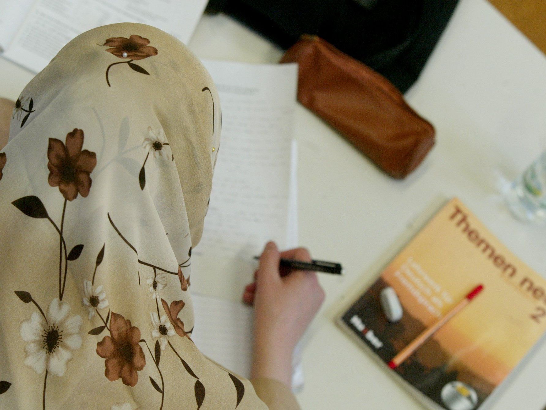 Kein Kopftuch im Klassenzimmer: Schulbehörde bestätigt Entscheidung der Schulleitung Kein Kopftuch im Klassenzimmer: Schulbehörde bestätigt Entscheidung der Schulleitung