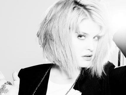 So posiert Kelly Osbourne für "L.A. Stories". So posiert Kelly Osbourne für "L.A. Stories".