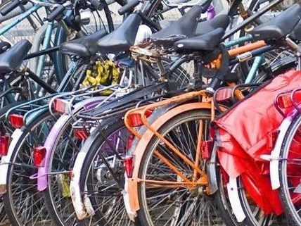 Am Samstag wurde ein mutmaßlicher Fahrraddieb in Wien erwischt. Am Samstag wurde ein mutmaßlicher Fahrraddieb in Wien erwischt.