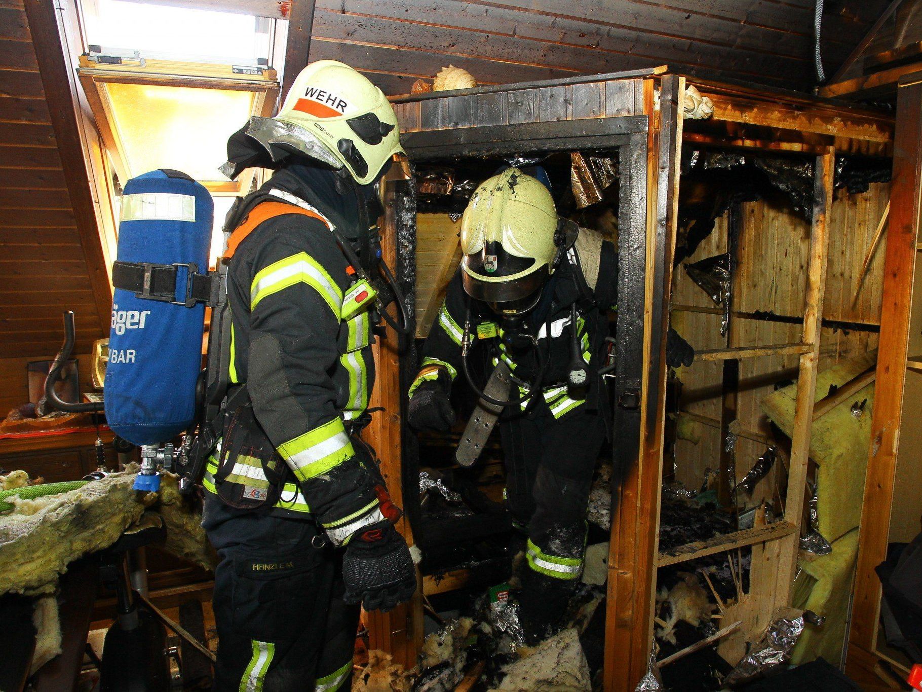 Ein Übergreifen der Flammen konnte verhindert werden. Ein Übergreifen der Flammen konnte verhindert werden.
