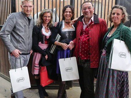 Gössl Schnitzeljagd: Freche Madln und knackige Wadln jagten durch Wiens Innenstadt Gössl Schnitzeljagd: Freche Madln und knackige Wadln jagten durch Wiens Innenstadt