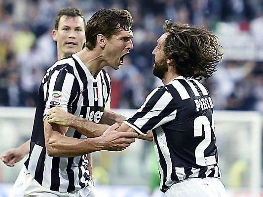 Jubel bei Juventus nach Sieg gegen Livorno
