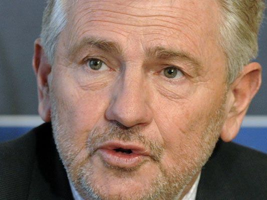 Mölzer tritt nicht bei EU-Wahl an Mölzer tritt nicht bei EU-Wahl an