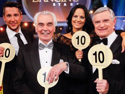 Am 25. April bewertet die Jury erstmals die Tanzdoppel. Am 25. April bewertet die Jury erstmals die Tanzdoppel.