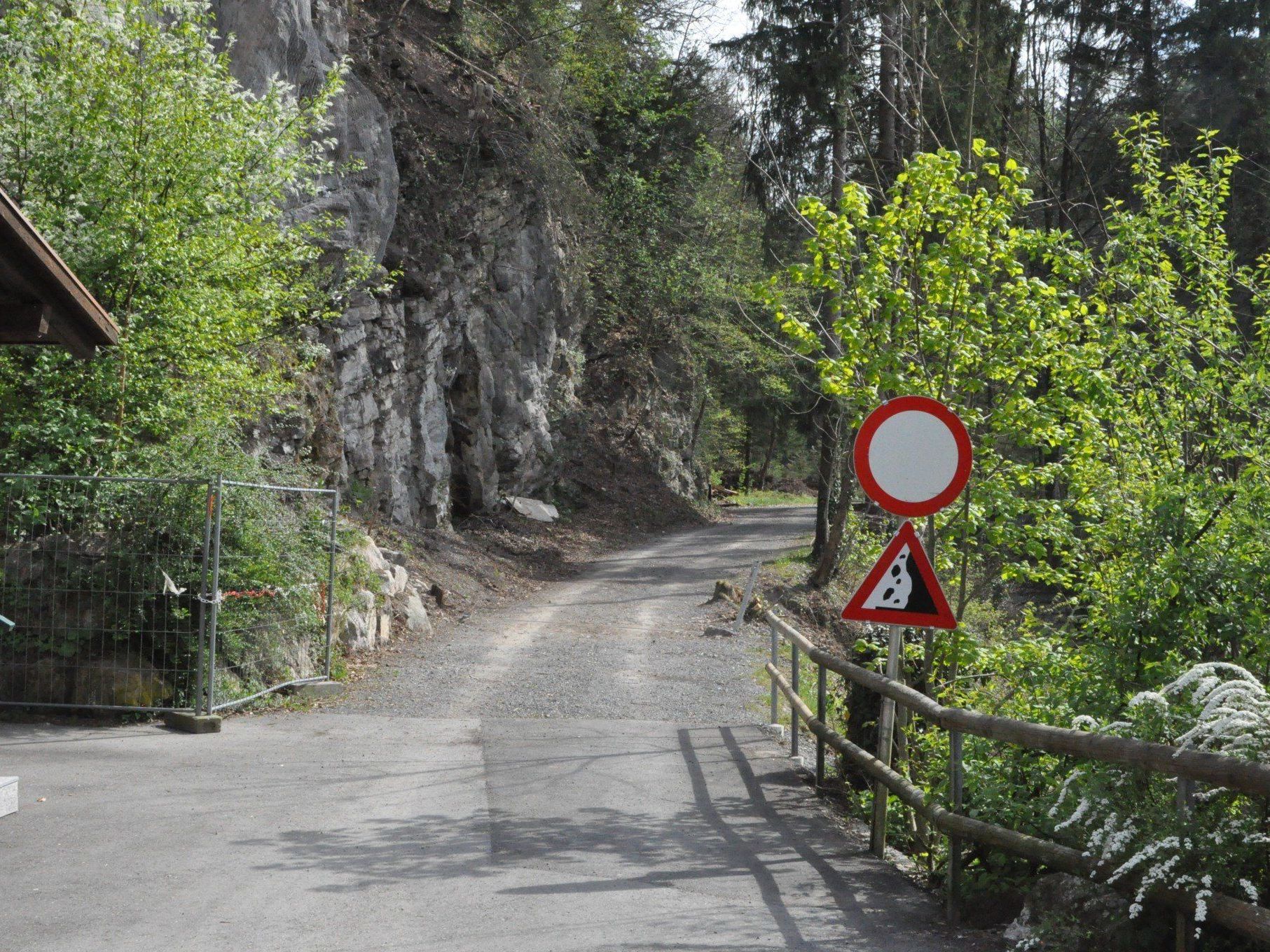 Forst und Wanderweg an der Frutz wieder problemlos passierbar. Forst und Wanderweg an der Frutz wieder problemlos passierbar.
