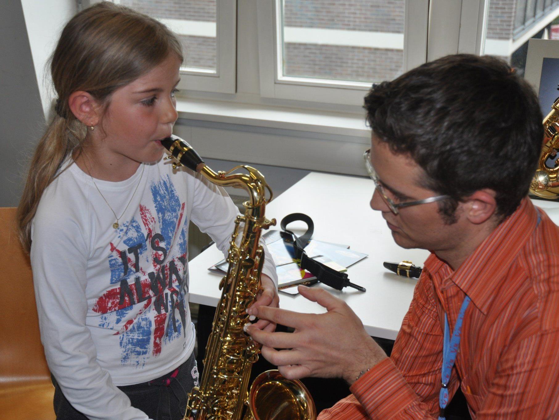 Die Musikschule Rankweil-Vorderland lädt zum ausprobieren, informieren und zuhören ins Vereinshaus.