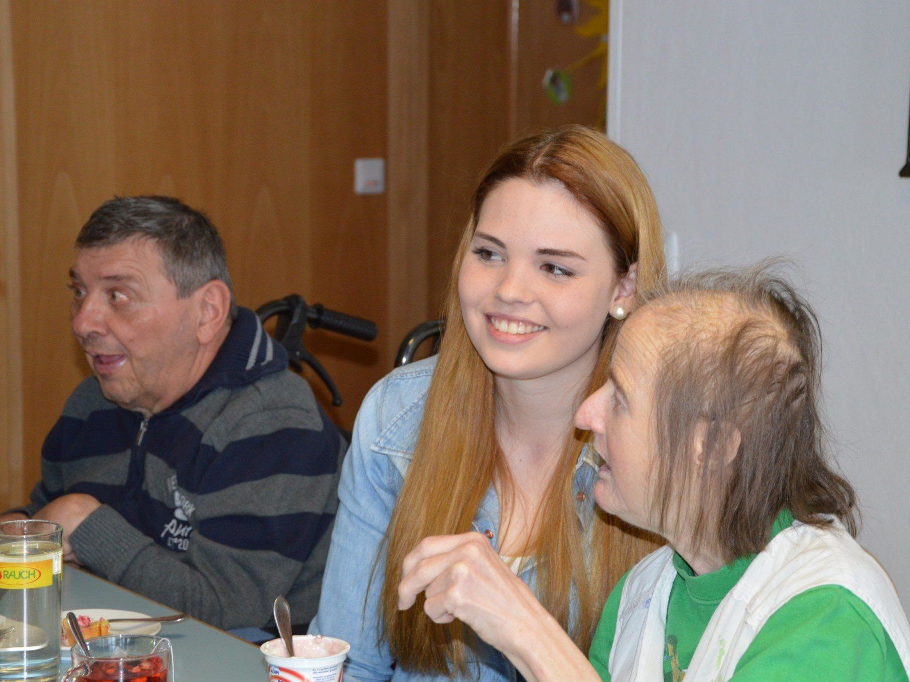 Alexandra Fritz, 18, aus Bartholomäberg kann in der Werkstätte Montafon in Schruns neue berufliche Erfahrungen sammeln. Alexandra Fritz, 18, aus Bartholomäberg kann in der Werkstätte Montafon in Schruns neue berufliche Erfahrungen sammeln.