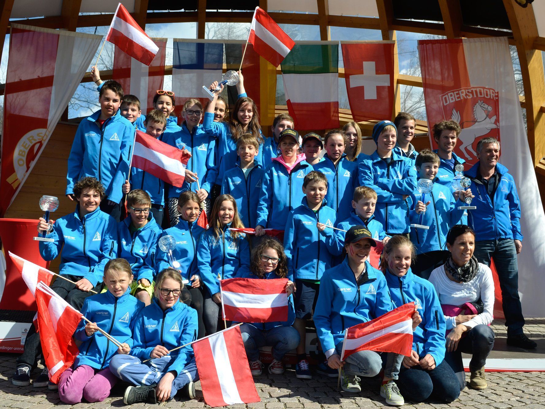 Team Schruns mit den Trainern Anita Wachter und Benedikt Erhard. Team Schruns mit den Trainern Anita Wachter und Benedikt Erhard.