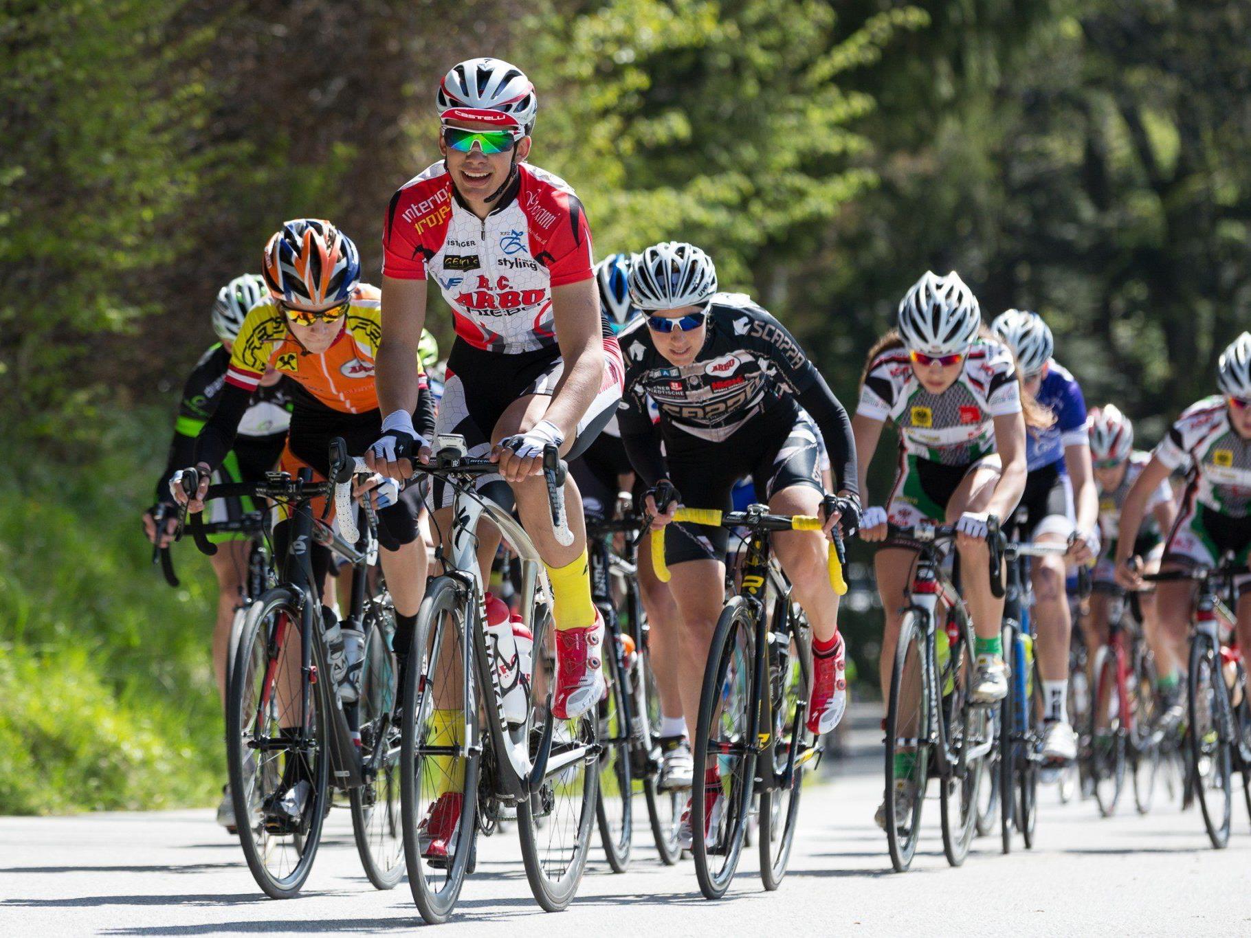 Athleten aus sieben Nationen traten bei den Flachgauer Radsporttagen an.