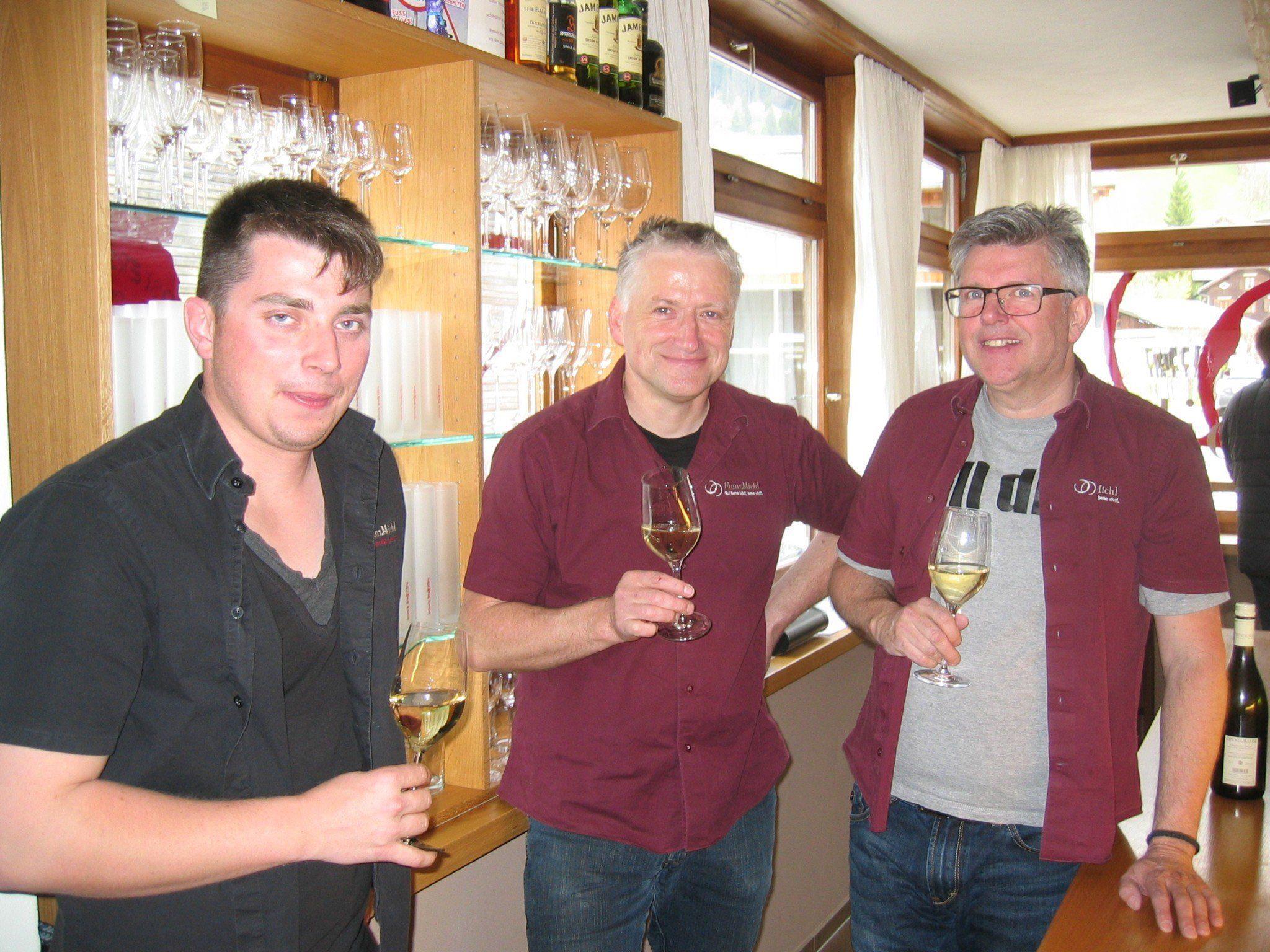 Das Team vom Franz Michl freute sich über den guten Besuch beim Frühschoppen Das Team vom Franz Michl freute sich über den guten Besuch beim Frühschoppen