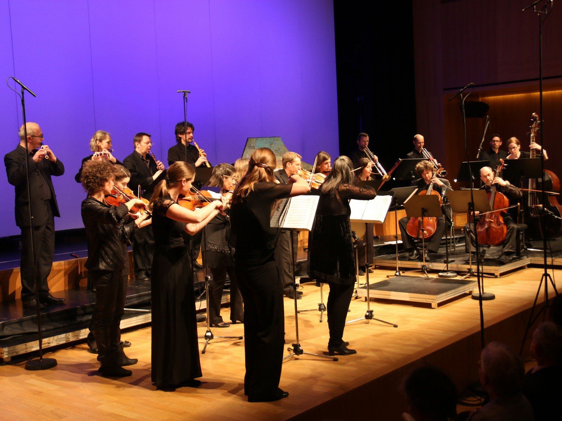 "Concerto Stella Matutina" huldigte dem "sächsischen Sonnenkönig" August dem Starken. Rechts im Orchester der Dirigent und Solochellist Christophe Coin. "Concerto Stella Matutina" huldigte dem "sächsischen Sonnenkönig" August dem Starken. Rechts im Orchester der Dirigent und Solochellist Christophe Coin.