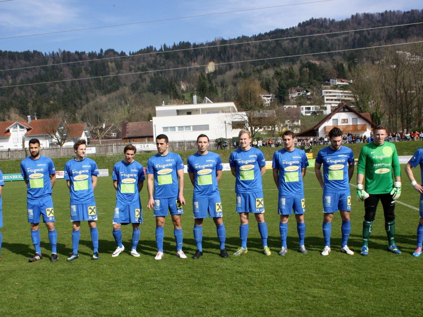 Das auf mehreren Positionen verstärkte Team des SV Typico Lochau rund um Trainer Rade Plakalovic will auch in diesem Heimspiel drei Punkte einfahren. Das auf mehreren Positionen verstärkte Team des SV Typico Lochau rund um Trainer Rade Plakalovic will auch in diesem Heimspiel drei Punkte einfahren.