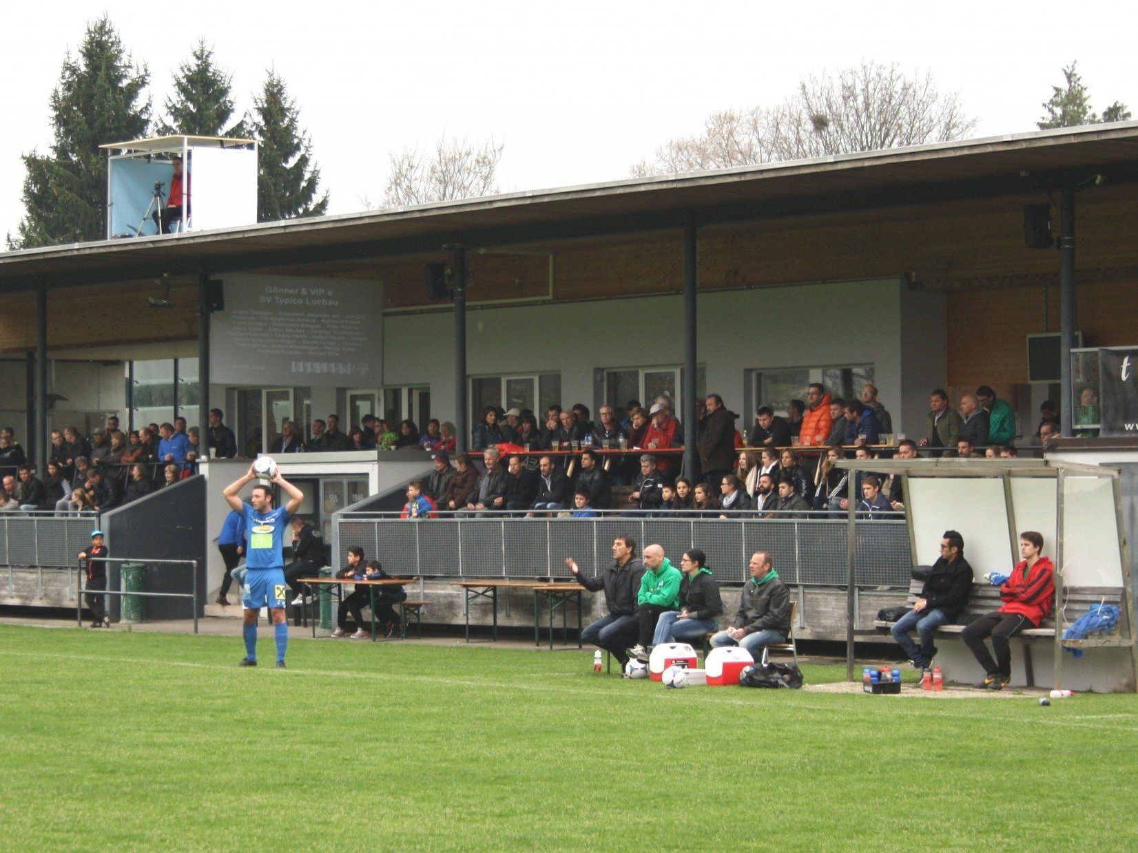 Beim Heimspiel am Samstag auf der Sportanlage Hoferfeld muss die Tribüne wieder voll sein. Beim Heimspiel am Samstag auf der Sportanlage Hoferfeld muss die Tribüne wieder voll sein.