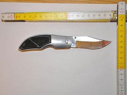 Mit diesem messer attackierte der Mann seinen Bruder Mit diesem messer attackierte der Mann seinen Bruder