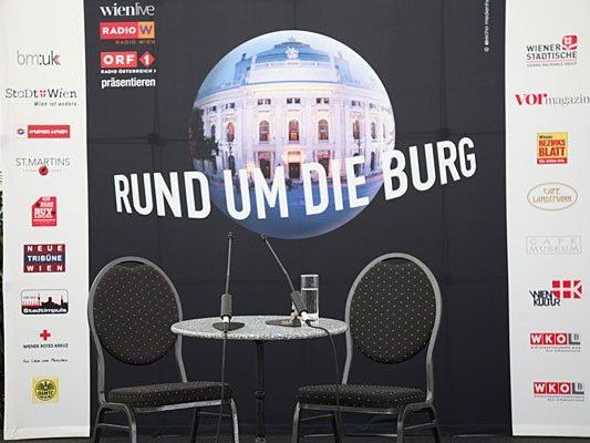 Lesungen stehen bei "Rund um die Burg" alle Jahre wieder auf dem Programm Lesungen stehen bei "Rund um die Burg" alle Jahre wieder auf dem Programm