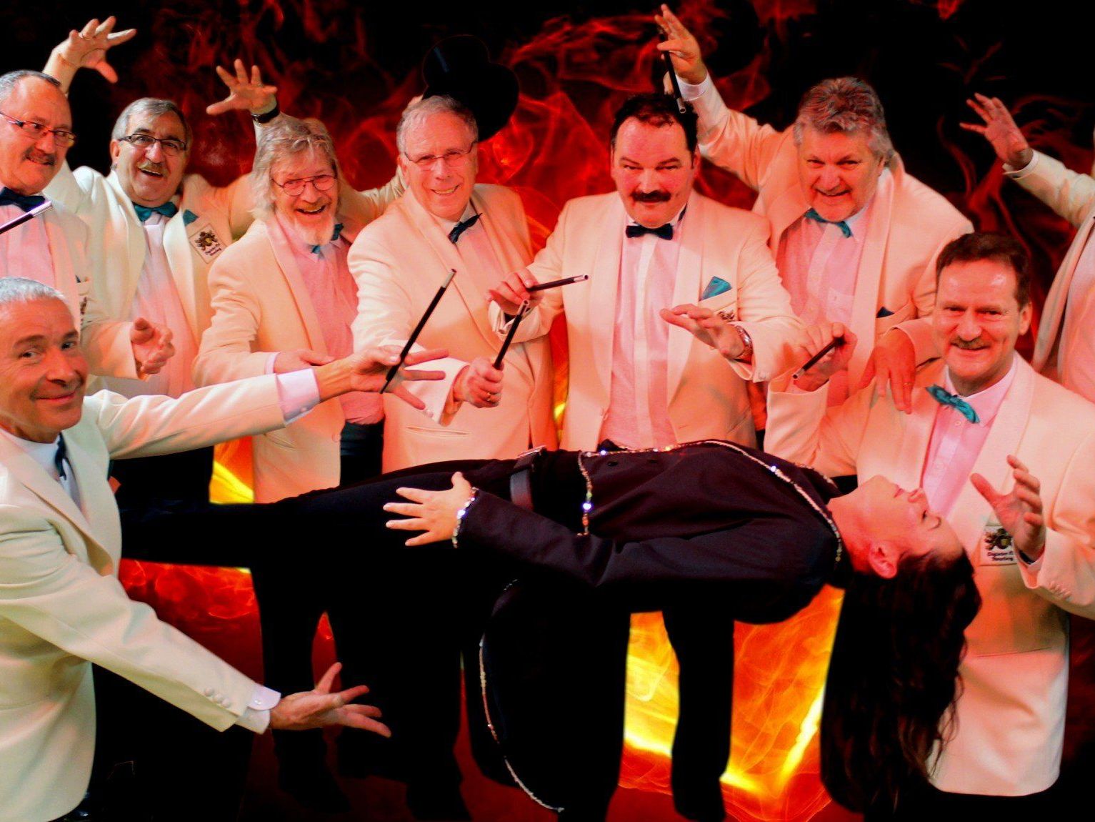 Am 3. und 4. Mai präsentiert sich der Magische Klub Voralrberg mit Magiern und Illusionisten aus aller Welt in zwei Galashows Am 3. und 4. Mai präsentiert sich der Magische Klub Voralrberg mit Magiern und Illusionisten aus aller Welt in zwei Galashows