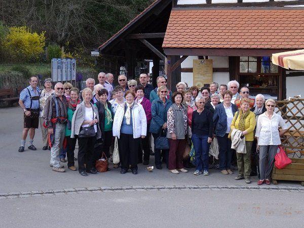 Pensionisten waren auf Tour nach Ulm und Blaubeuren zum Blautopf