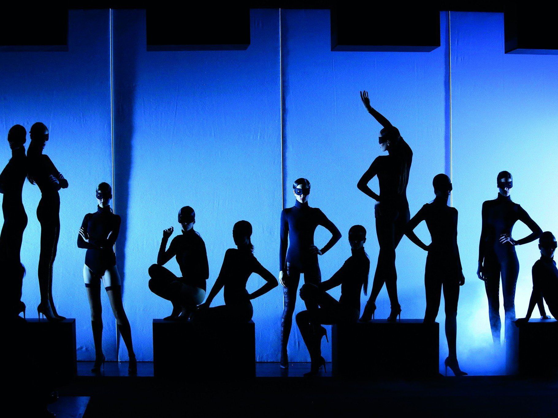 Wolford Herbst/ Winter 2013/14: Art deco-Elemente lockern puristische Linie ein wenig auf Wolford Herbst/ Winter 2013/14: Art deco-Elemente lockern puristische Linie ein wenig auf