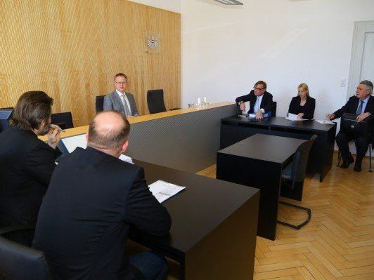 Über die Details der außergerichtlichen Einigung schweigen sich die Streitparteien aus. Über die Details der außergerichtlichen Einigung schweigen sich die Streitparteien aus.