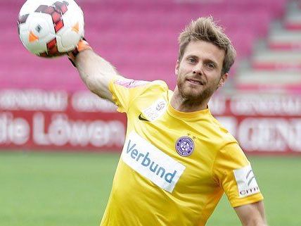 Pascal Grünwald kam bei der Austria nicht über die Reservisten Rolle hinaus. Pascal Grünwald kam bei der Austria nicht über die Reservisten Rolle hinaus.