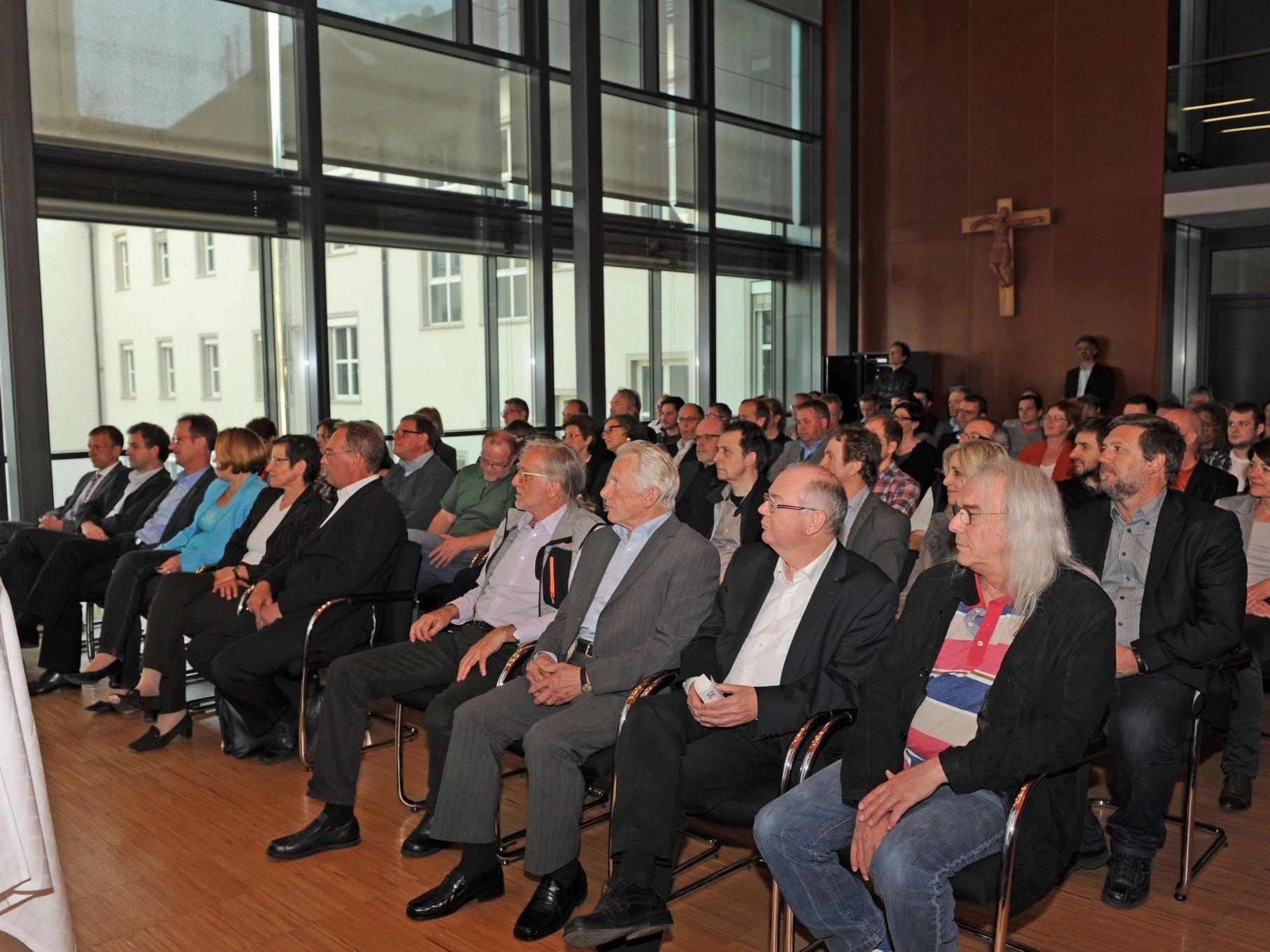 Zum Jubiäum „30 Jahre Dornbirner Jugendarbeit“ kamen zahlreiche Gäste ins Rathaus.