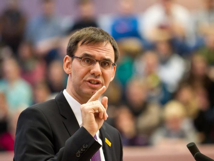 Antrag der Oppositionsparteien auf Vertagung wurde abgewiesen Antrag der Oppositionsparteien auf Vertagung wurde abgewiesen