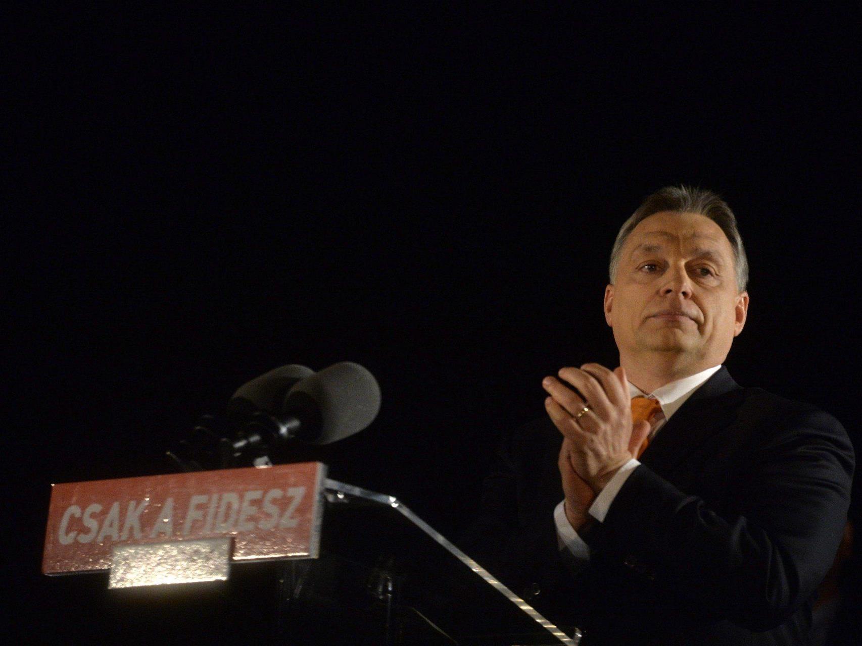 Ungarn am Wahlabend fest in Fidesz-Hand: Orban ist wieder ein Sieg gelungen