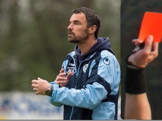 Hard-Coach Oli Schnellrieder erhielt bei seinem Comeback nach 22 Minuten die Rote Karte. Hard-Coach Oli Schnellrieder erhielt bei seinem Comeback nach 22 Minuten die Rote Karte.
