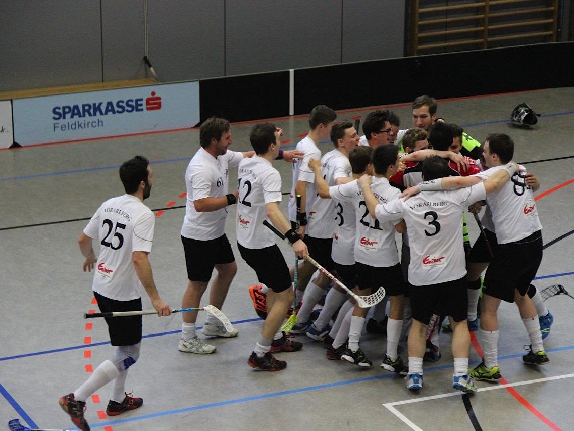 Dreimal gewinnen muss das Unihockey Team Vorarlberg im Finale gegen Villach um Meister zu werden.