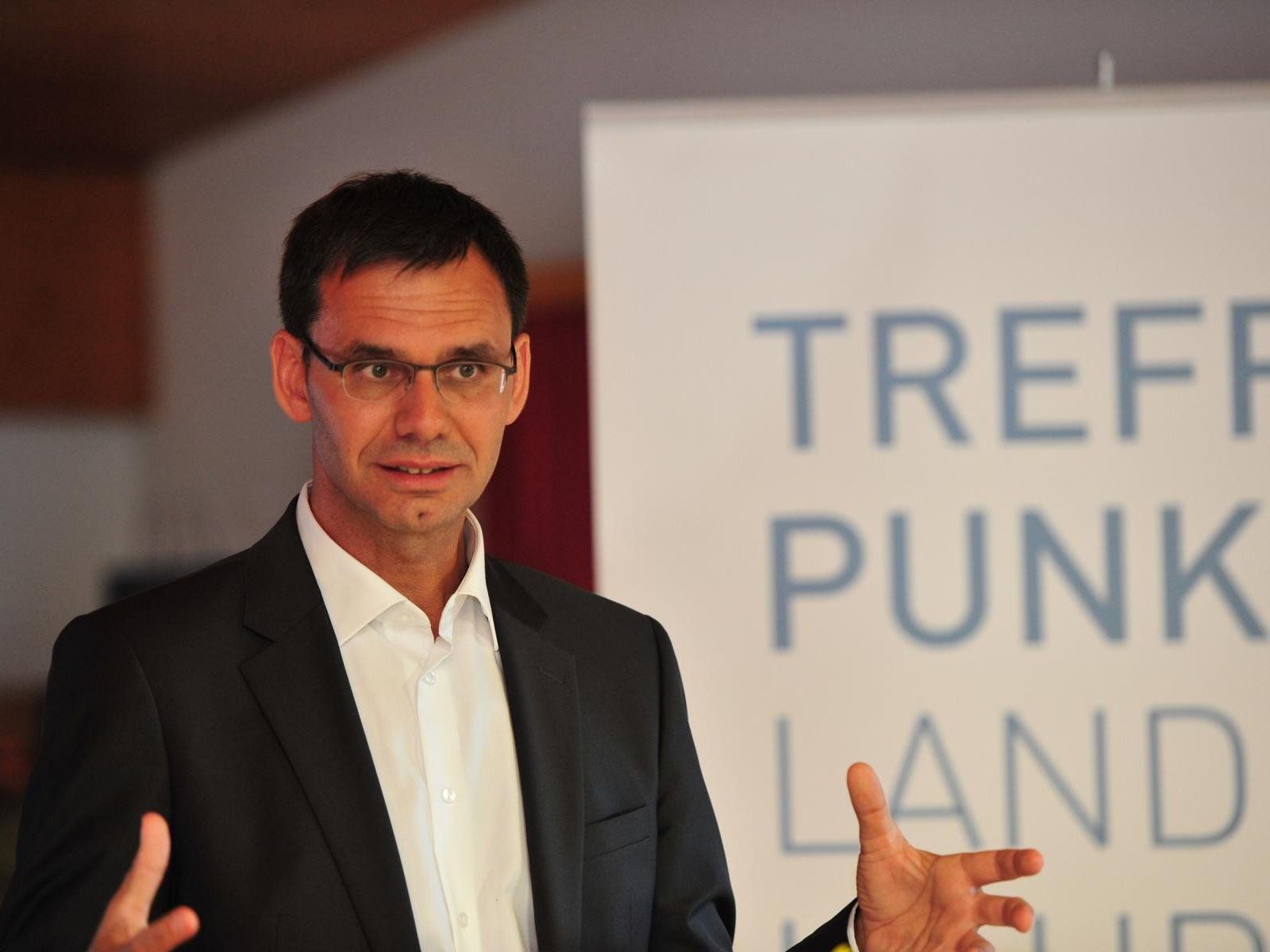Ins Visier genommen haben FPÖ, Grüne und SPÖ die Veranstaltungsreihe "Treffpunkt Landeshauptmann". Ins Visier genommen haben FPÖ, Grüne und SPÖ die Veranstaltungsreihe "Treffpunkt Landeshauptmann".