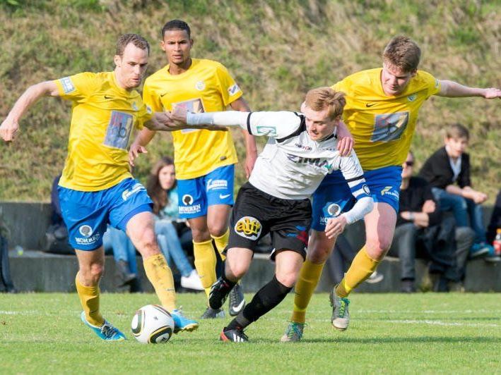 Langenegg und Hohenems trennten sich mit einem 2:2-Remis. Langenegg und Hohenems trennten sich mit einem 2:2-Remis.