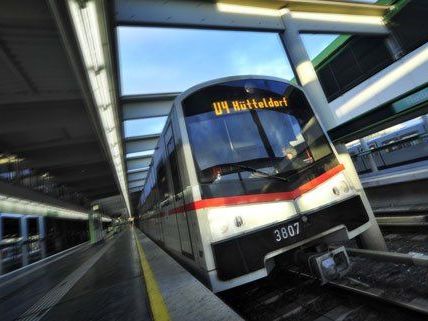 In einer U4-Station wurde ein mutmaßlicher Taschendieb festgenommen. In einer U4-Station wurde ein mutmaßlicher Taschendieb festgenommen.
