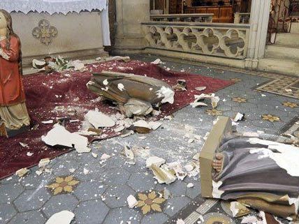 So wie hier in der Lazaristenkirche ist es in mehreren Gotteshäusern zu Beschädigungen gekommen. So wie hier in der Lazaristenkirche ist es in mehreren Gotteshäusern zu Beschädigungen gekommen.