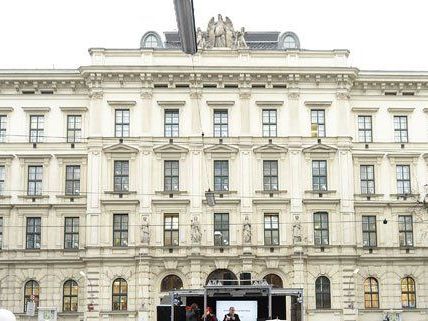 Mehrere Studenten der MedUni Wien haben für ihr Praktikumsjahr noch keinen Ausbildungsplatz. Mehrere Studenten der MedUni Wien haben für ihr Praktikumsjahr noch keinen Ausbildungsplatz.