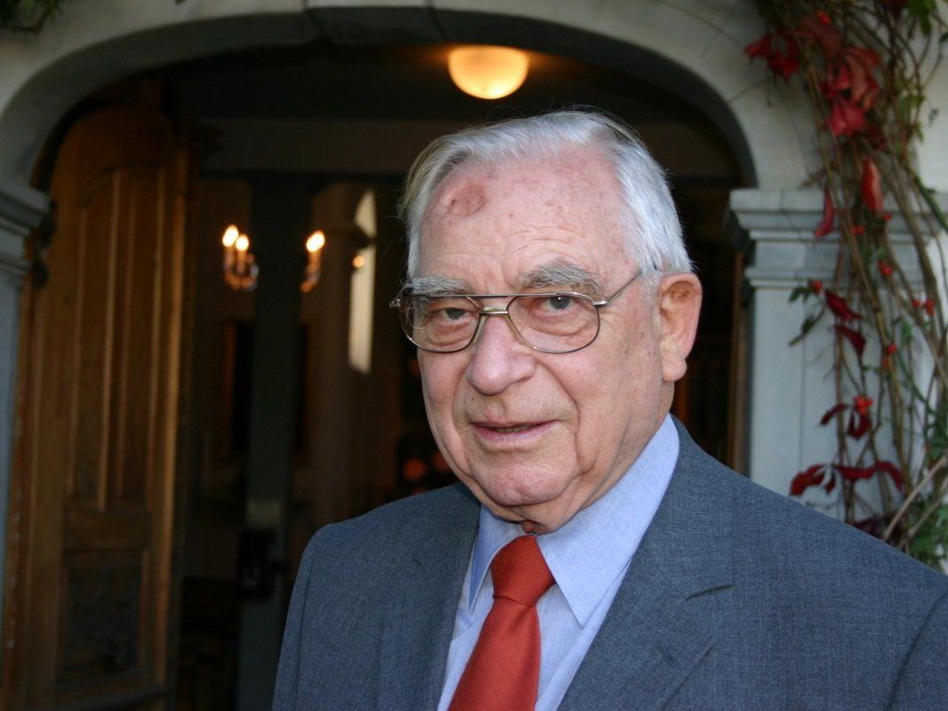 Der rüstige Pater Alex Blöchlinger feierte unlängst seinen 90. Geburtstag Der rüstige Pater Alex Blöchlinger feierte unlängst seinen 90. Geburtstag