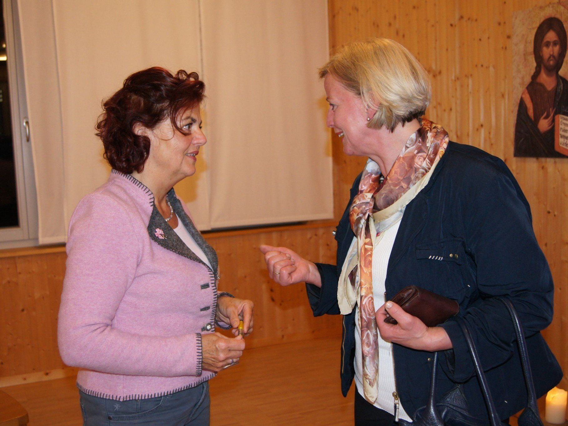 Vortrag und Buchpräsentation von Brigitte Pregenzer im St.-Josefs-Kloster. Vortrag und Buchpräsentation von Brigitte Pregenzer im St.-Josefs-Kloster.