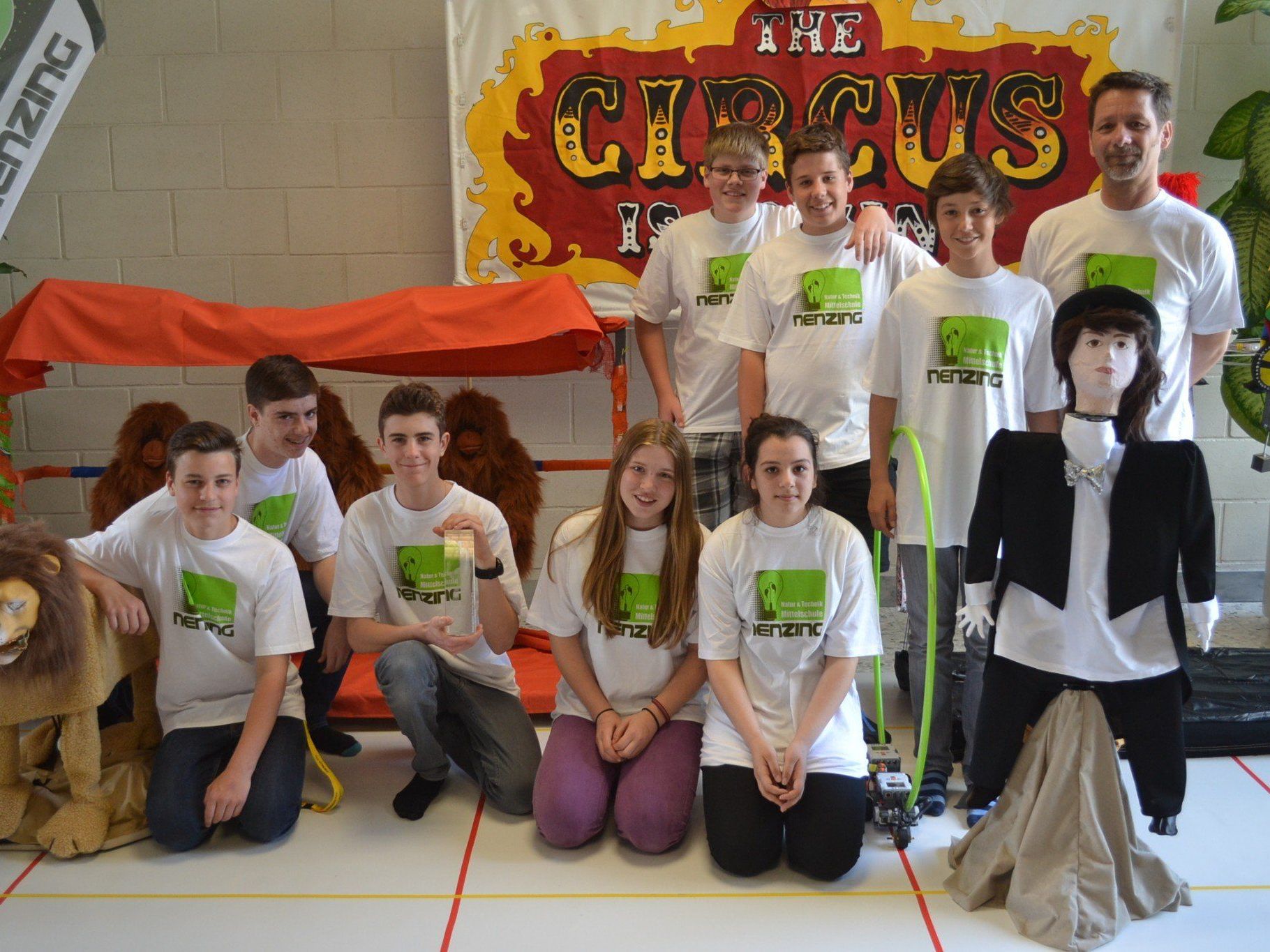 Beeindruckend, was die Mittelschüler für den „RoboCup 2014“ geschaffen haben. Beeindruckend, was die Mittelschüler für den „RoboCup 2014“ geschaffen haben.