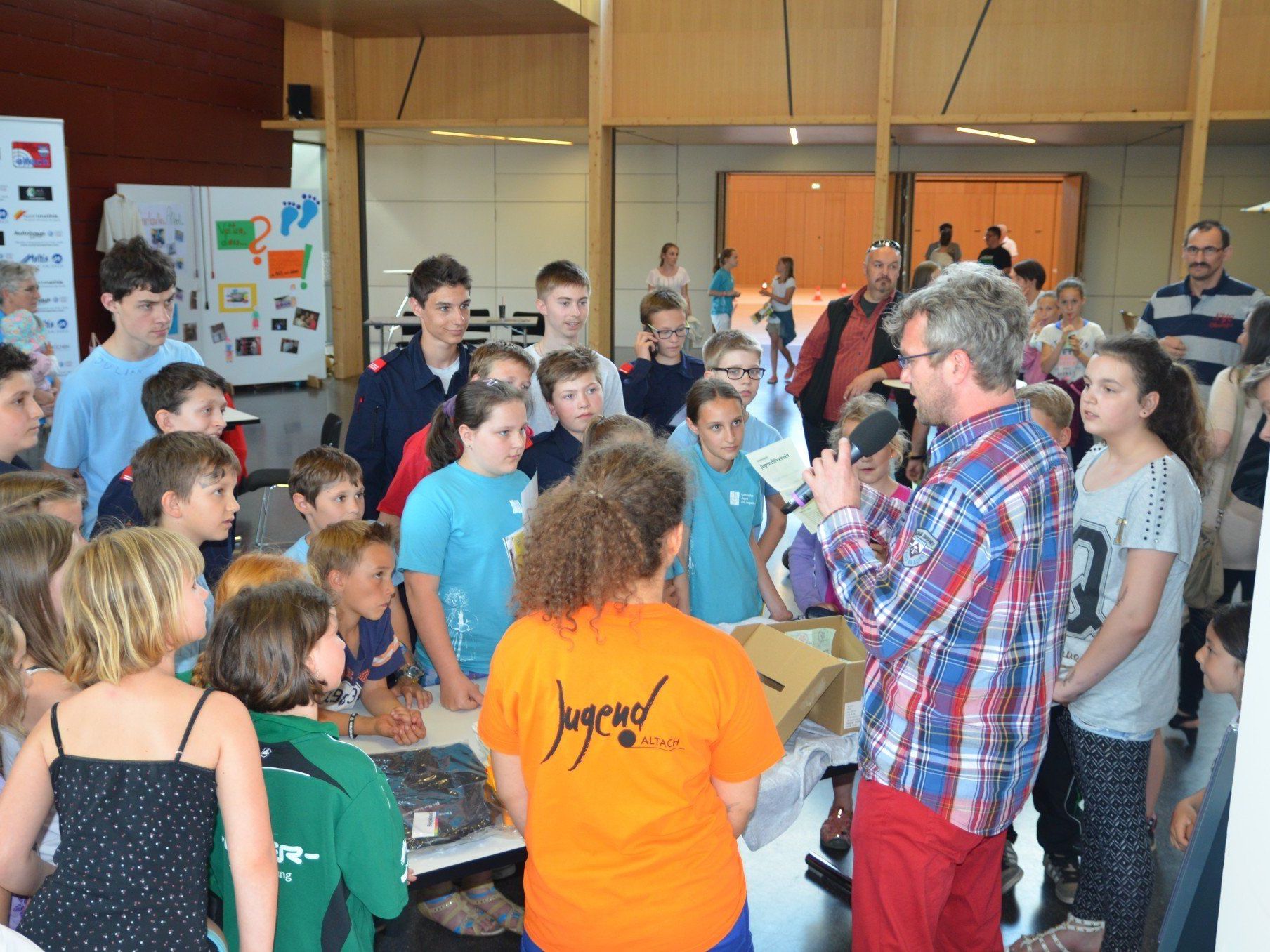 Beim Gewinnspiel gab es viele tolle Preise. Beim Gewinnspiel gab es viele tolle Preise.