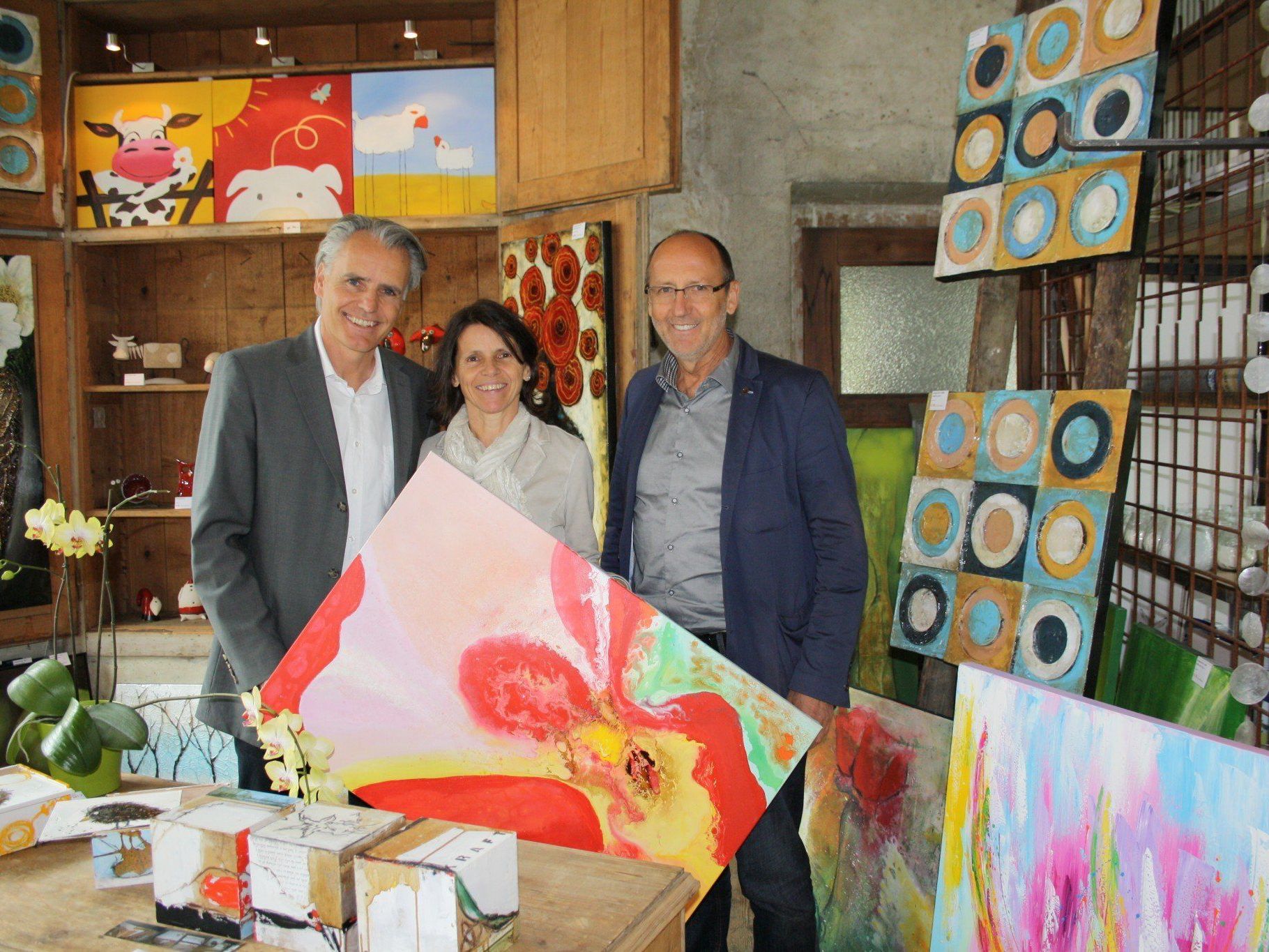 Die „Galerie Papillon“ von Heidi und Thomas Vogler weckte auch bei Bürgermeister Xaver Sinz große Begeisterung. Die „Galerie Papillon“ von Heidi und Thomas Vogler weckte auch bei Bürgermeister Xaver Sinz große Begeisterung.